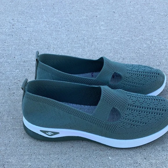 Green slip on size 9 - Picture 2 of 9